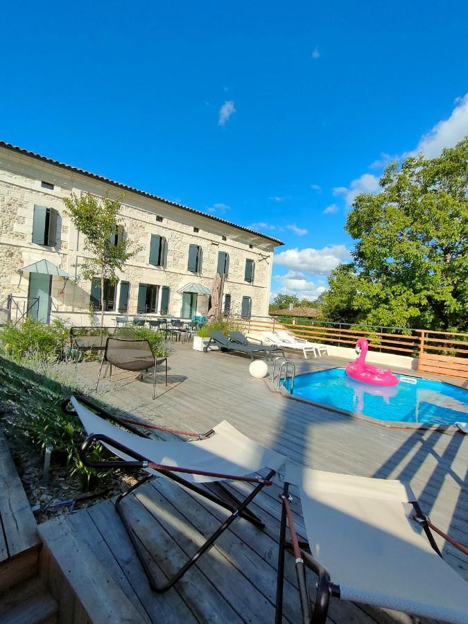 Отель Au Bouchon Saint-Aigulin Экстерьер фото